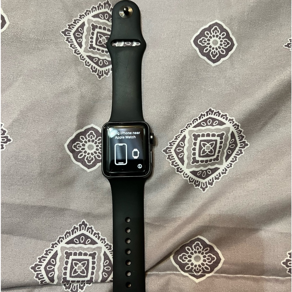 Apple Watch Series 3 (GPS, 38MM) - Slate GreyAluminum Case with Sport Band